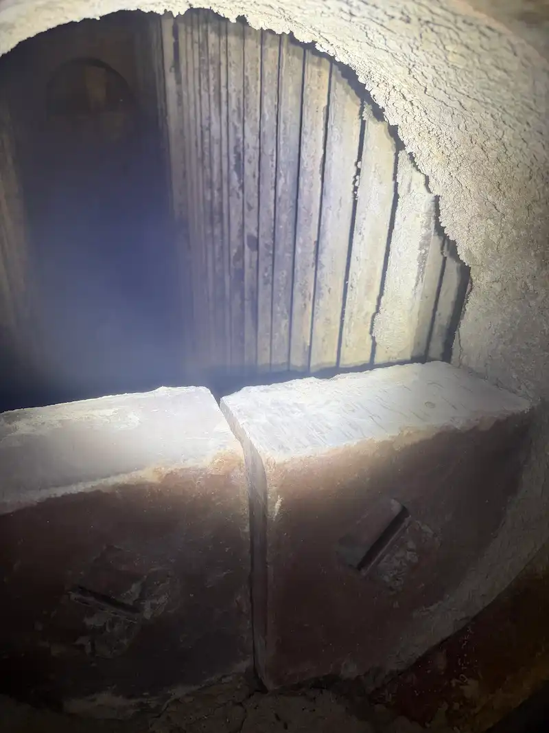 Hängendes Überhitzerpaket nach der Sprengreinigung